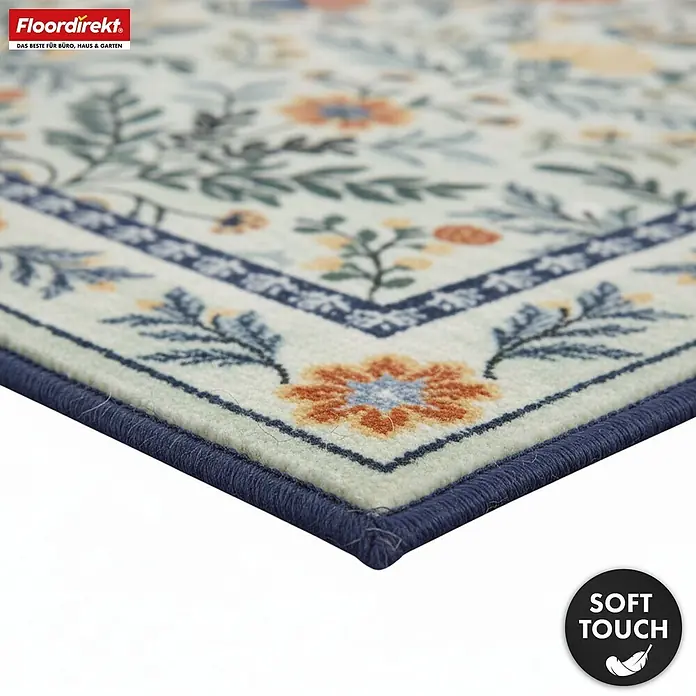 Floordirekt Kurzflorteppich Cascada 160 x 230 cm - Hellgrün - Ein Teppich mit Blumenmuster in hellen Farben und dunkelblauem Rand, mit 'Soft Touch' Kennzeichnung.