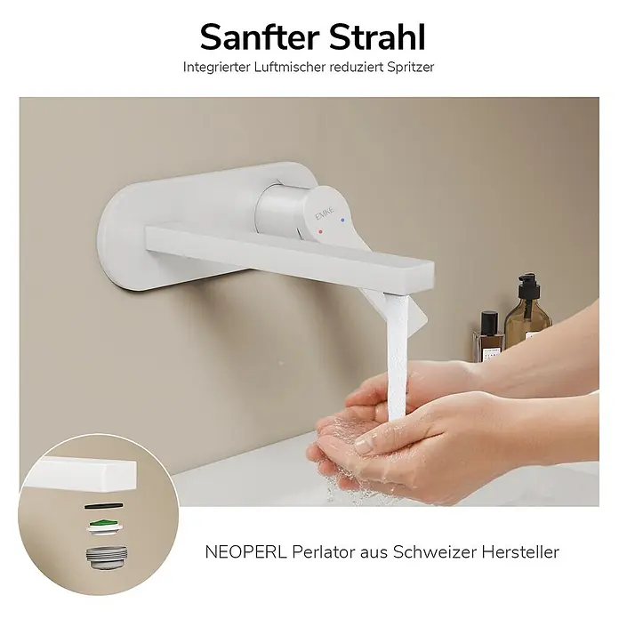 Emke Waschtischarmatur Arcspout XF22 - Weiß, Matt - Weißer Wandwasserhahn mit sanftem Wasserstrahl in Hände, zeigt spritzreduzierenden Perlator.