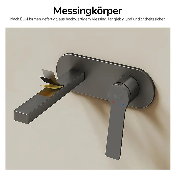 Emke Waschtischarmatur Arcspout XF22 - Grau, Matt - Dunkelgraue Wandarmatur mit sichtbarem Messingkörper durch einen Ausschnitt am Auslauf. Einhebelmischer mit EMKE-Logo.