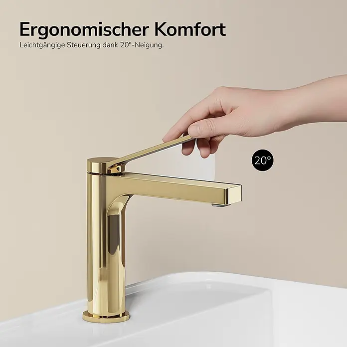 Emke Waschtischarmatur Arcspout XF21 - Gold, Glänzend - Goldener Wasserhahn mit einer Hand, die den ergonomischen, um 20 Grad geneigten Hebel bedient.
