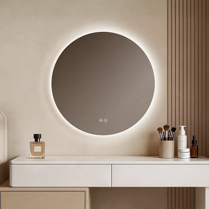 Emke Lichtspiegel Glowrim OLM03 - 70 x 70 cm - Runder LED-beleuchteter Spiegel mit Touch-Steuerung über einem Schminktisch.