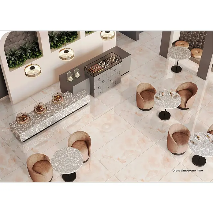 Feinsteinzeugfliese ONYX LIMESTONE – 60 x 120 cm, Marmoroptik, Brillant -  - Onyx Limestone Pine Bodenfliesen mit hellem Marmormuster in einem modernen Café.