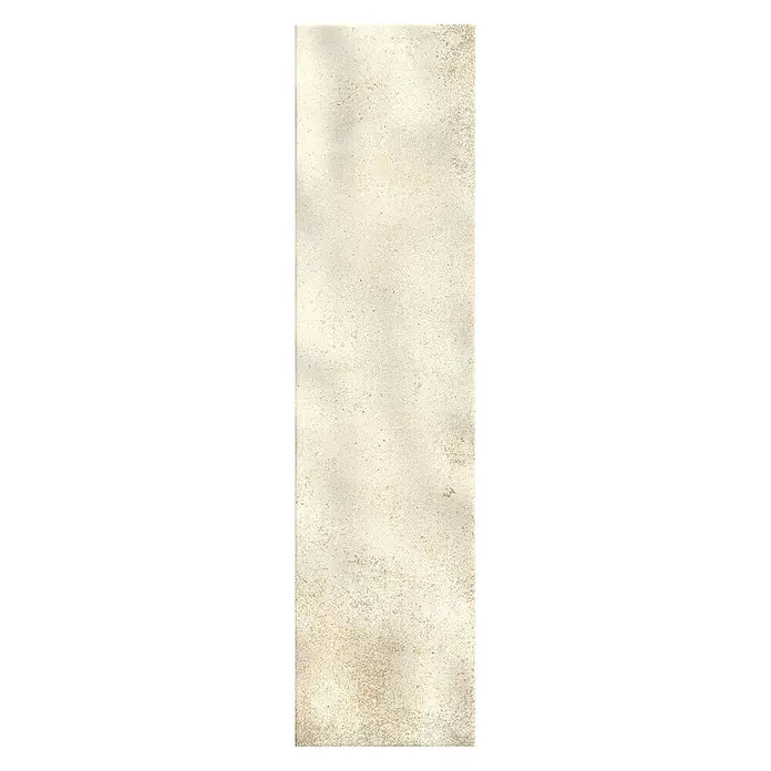 Wandfliese JULIET SABLE – 7.5 x 30 cm, Zellige-Optik, Brillant -  - Hellbeigefarbene strukturierte Oberfläche mit feinen Sprenkeln und sanftem Relief.