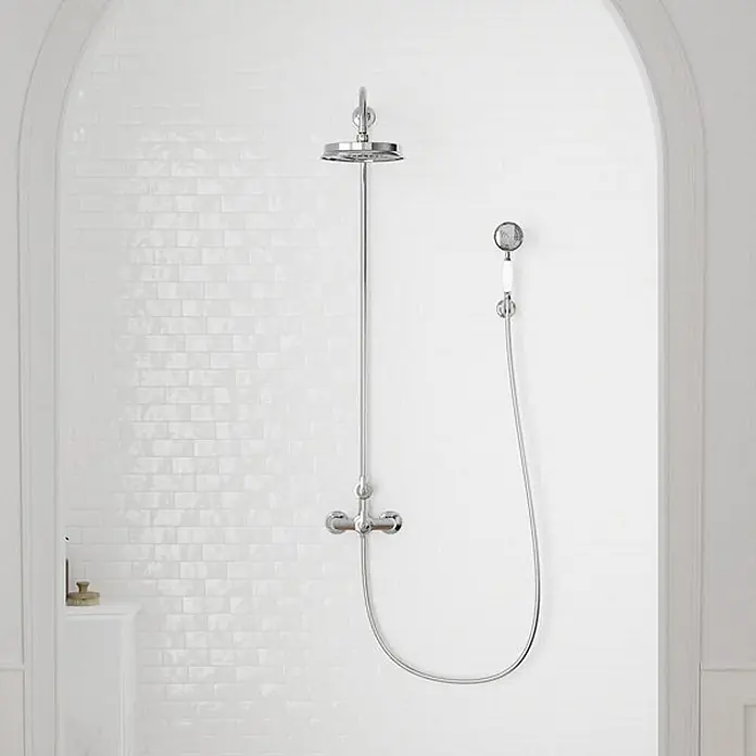 Vola Duschsystem -  - Verchromtes Duschsystem mit großer Kopfbrause und Handbrause.