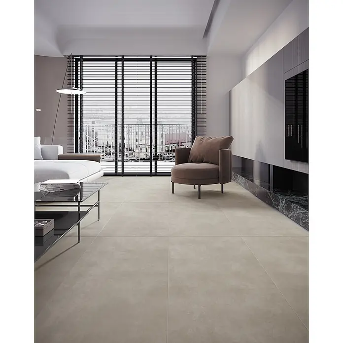 Feinsteinzeugfliese BASEL BONE – 59 x 59 cm, Steinoptik, Mat -  - Großformatige hellgraue Bodenfliesen für einen modernen, fugenlosen Look im Wohnzimmer.