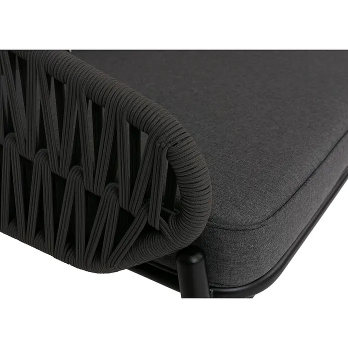 Mendler Gartengarnitur HWC-P90 Stoff/Textil - anthrazit -  - Nahaufnahme eines dunkelgrauen Outdoor-Stuhls mit geflochtener Seilarmlehne und Stoffkissen.