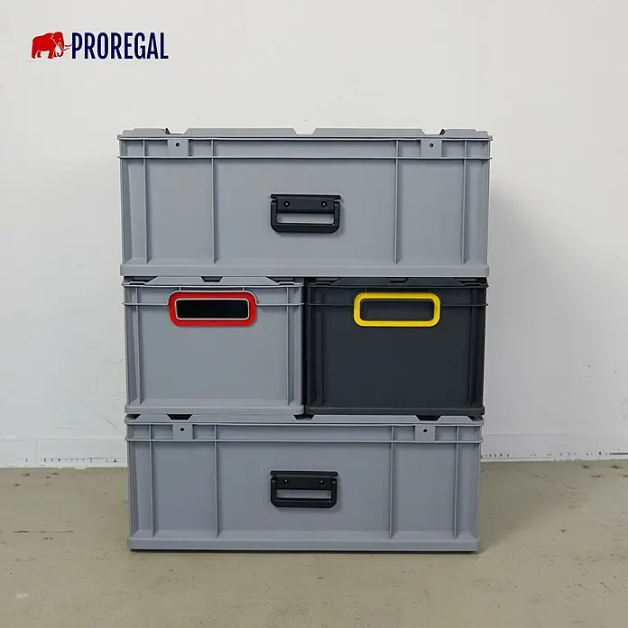 SuperSparSet 10xEurobox NextGen Color 12x30x40 11L Grau schwarz offen -  - Gestapelte graue und schwarze Kunststoff-Aufbewahrungsboxen mit Griffen, teils mit farbigen Griffrahmen.
