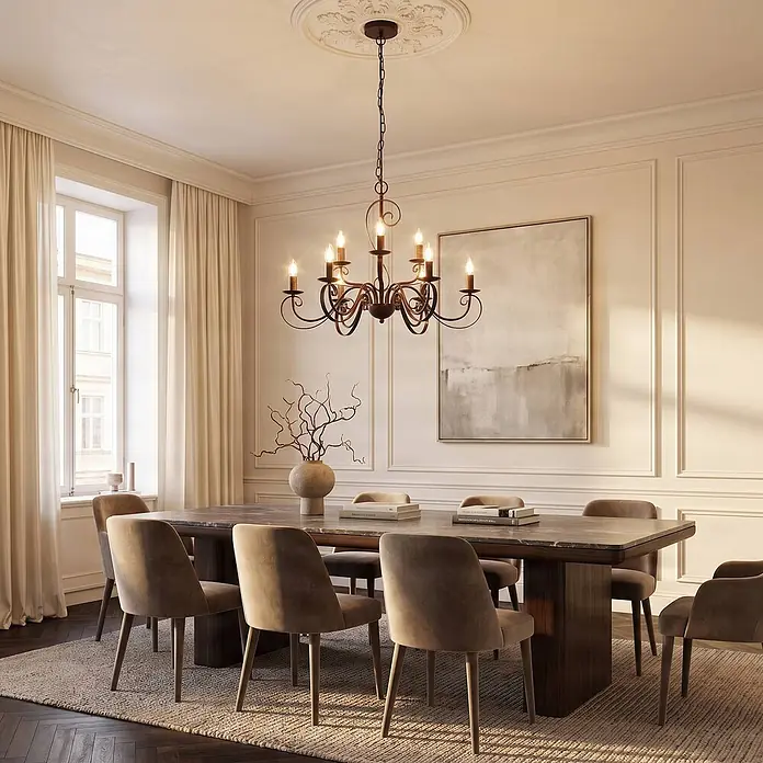 Lindby Kronleuchter in rost, Hängelampe Chandelier -  - Dunkelbrauner schmiedeeiserner Kronleuchter mit acht kerzenförmigen Lichtern in einem Esszimmer.