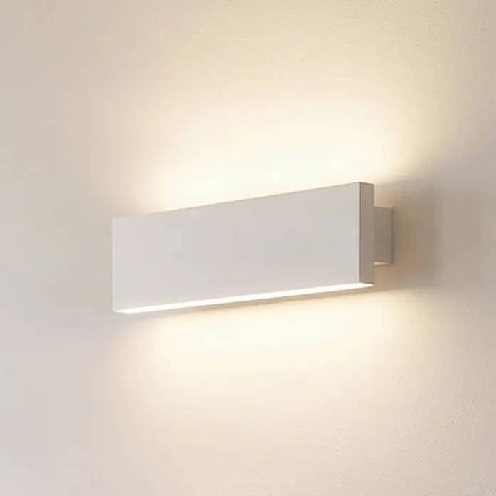 Lindby LED Wandleuchte innen in weiß, up down Wandlampe -  - Weiße rechteckige LED-Wandleuchte, die warmes Licht nach oben und unten abgibt.