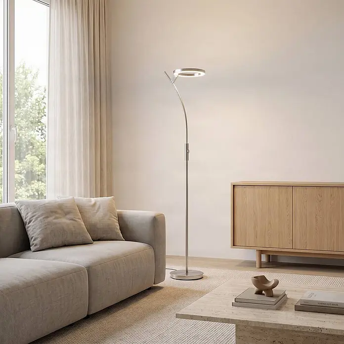 Lindby LED Stehlampe, Deckenfluter dimmbar mit Touchdimmer, warmweiß 3000K -  - Moderne silberne Stehleuchte mit kreisförmiger LED-Beleuchtung in einem Wohnzimmer.