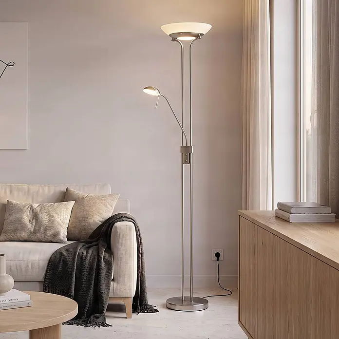 Lindby LED Stehlampe Wohnzimmer Deckenfluter dimmbar 183 cm Nickel matt -  - Stehleuchte aus gebürstetem Metall mit Deckenfluter und verstellbarer Leselampe in einem modernen Wohnzimmer.