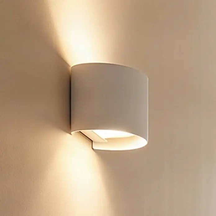 Arcchio Wandlampe weiß, einstellbares Uplight und Downlight -  - Weiße Halbmond-Wandleuchte, die warmes Licht nach oben und unten wirft.