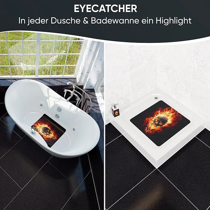 Badematte Totenkopf in Flammen -  - Eine schwarze Badematte mit einem flammenden Totenkopf-Design, in einer Badewanne und Duschwanne gezeigt.