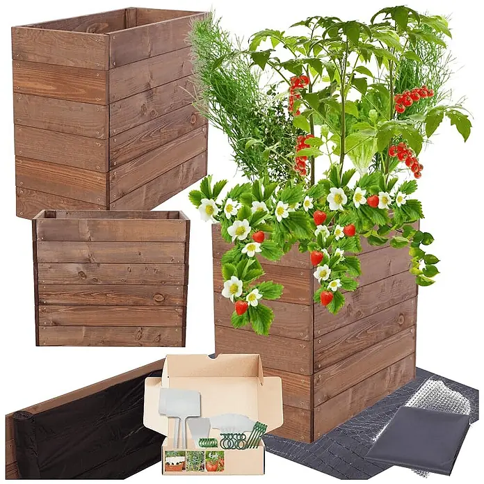 Hochbeete Growline Holz | HxBxT 54x63x30 cm | Kieferholz | Braun -  - Set aus dunkelbraunen Hochbeeten aus Holz in verschiedenen Größen, bepflanzt und mit Gartengeräten.