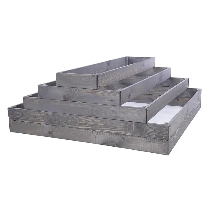 Hochbeete GardenStep Holz | HxBxT 45x117x100cm | 4 Ebenen | Holz | Grau -  - Gestapelte graue Holzpflanzkästen in einer gestuften Anordnung.