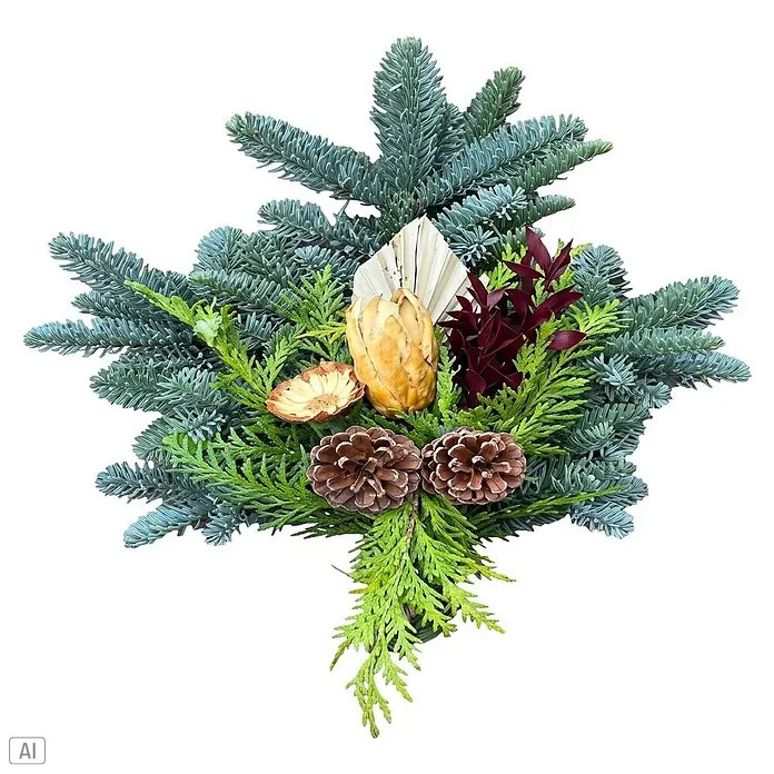 Piardino Grabstrauß 1050 - 35 x 60 cm, Rot/Natur - Festliches Winterarrangement mit blaugrünen Tannenzweigen, grünem Wacholder, Zypressen, Tannenzapfen, Trockenblumen und bordeauxroten Blättern.