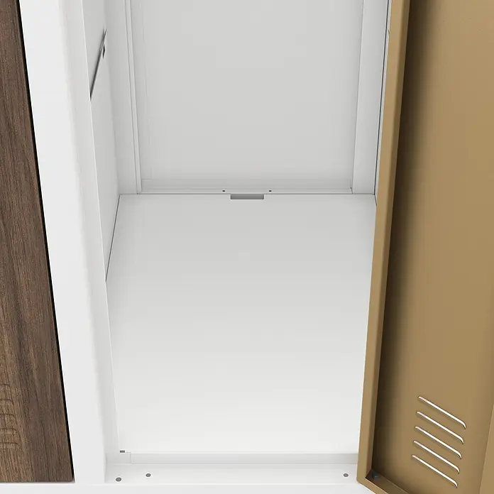 Jan Nowak Kleiderschrank BARTEK, 10-türig, 172 x 136 x 45 cm, weiß/Nussbaum -  - Innenansicht eines offenen Spindfachs mit weißem Innenraum, dunkler Holzoptik-Seitenwand links und beigefarbener Metalltür mit Lüftungsschlitzen.