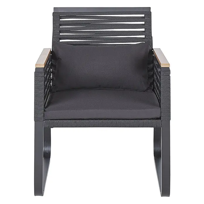 13-tlg Gartentisch Set CANETTO in Schwarz/Braun -  - Dunkelgrauer Outdoor-Sessel mit geflochtener Kordel, Metallrahmen, Holzarmlehnen und dunklen Kissen.