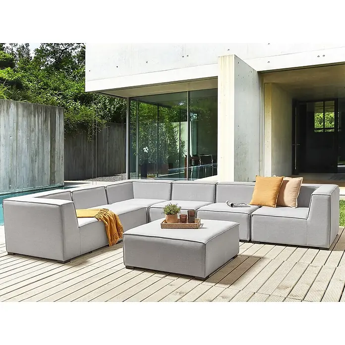 7-tlg Lounge Set AREZZO in Grau/Schwarz rechtsseitig -  - Helles graues modulares Outdoor-Sofa mit Couchtisch auf Holzterrasse, für Entspannung.