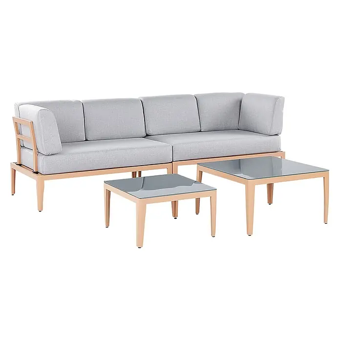 5-tlg Lounge Set RIMA in Grau/Braun linksseitig -  - Eine Outdoor-Sofa-Gruppe mit hellgrauen Kissen und hellen Holzrahmen, ergänzt durch zwei passende Couchtische mit Rauchglasplatten.