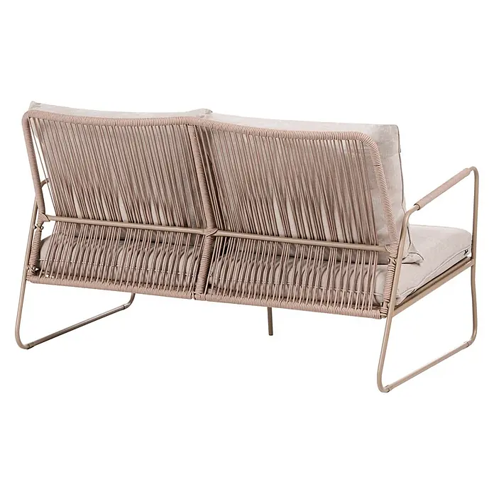 4-tlg Lounge Set ACCEGLIO in Beige -  - Zweisitzer-Sofa mit beigefarbenem Metallrahmen, geflochtenen Seildetails an Rückenlehne und Armlehnen sowie hellen Polstern.
