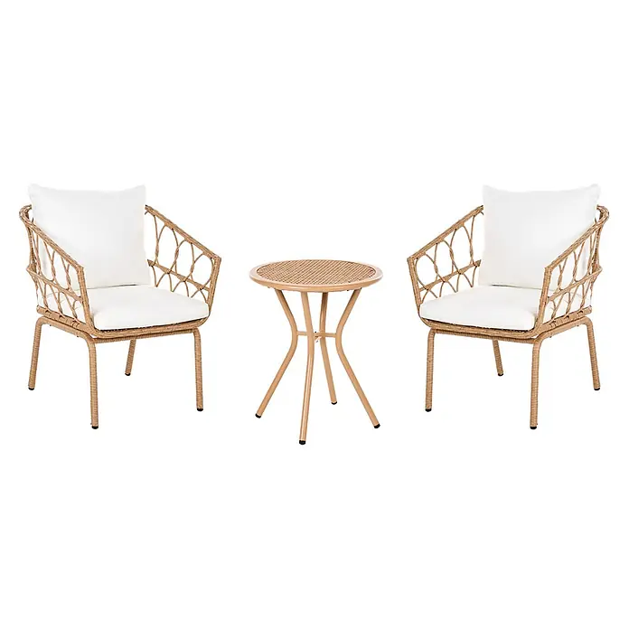 7-tlg Bistro Set FERLA in Braun/Weiß -  - Beige Polyrattan-Bistrotisch-Set mit zwei Stühlen mit weißen Kissen und einem runden Tisch.
