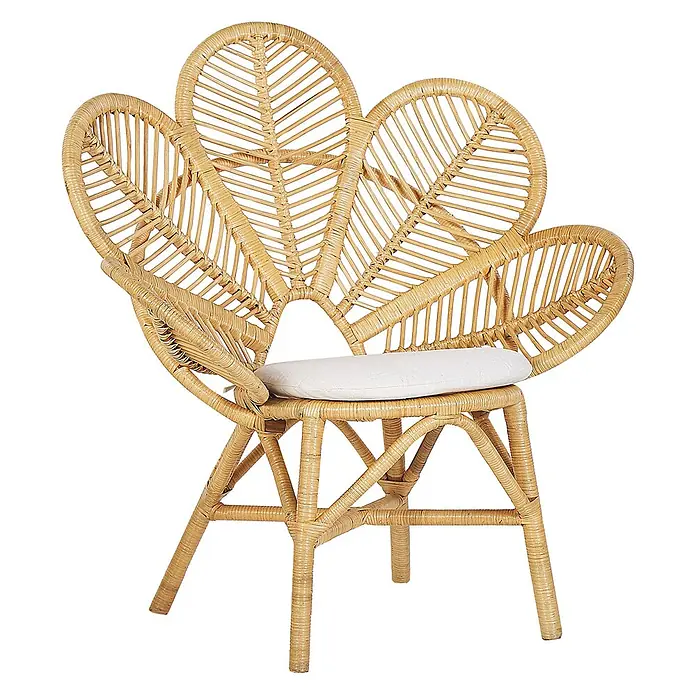 3-tlg Bistro Set FLORENTINE / LIMNI in Naturfarben/Beige/Beige -  - Natürlicher Rattanstuhl mit einzigartiger blütenblattförmiger Rückenlehne und weißem Sitzkissen.