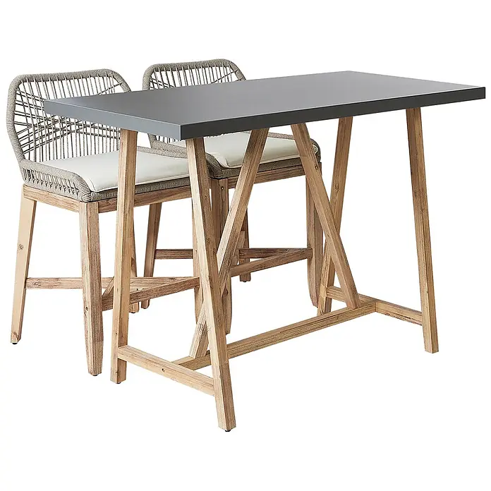 3-tlg Bistro Set TALAMONE in Braun/Grau/Beige -  - Rechteckiger Bartisch mit dunkelgrauer Platte und zwei Barhockern mit geflochtenen Rückenlehnen, Holzrahmen und weißen Kissen.