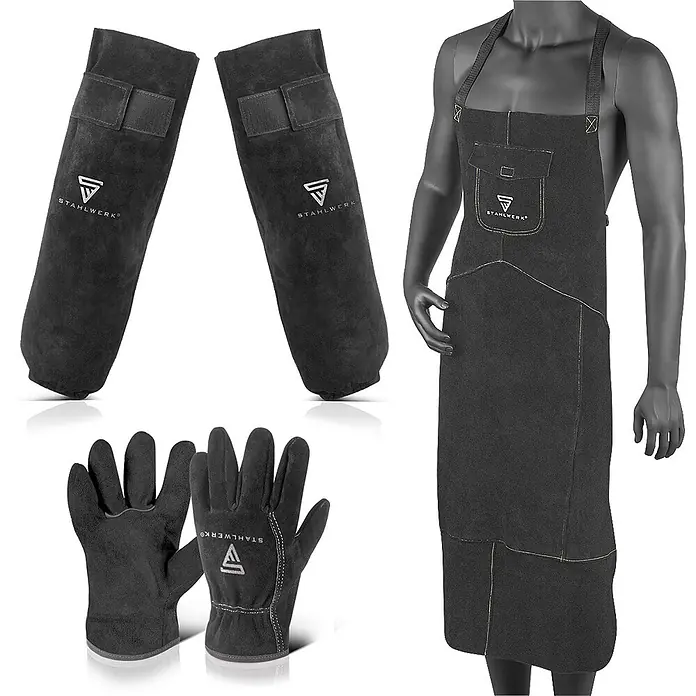 STAHLWERK Schweißerschutzkleidung Set PSA zum Schweißen und Plasmaschneiden -  - Dunkelgraues Leder-Schweißschutzset: Ärmel, Schürze an Mannequin und Handschuhe mit Stahlwerk-Logo.