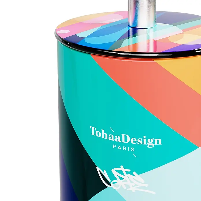 Tohaa Design WC-Bürste Two Suns - Camilo Ortega F. alias Corte -  - Farbenfroher zylindrischer Diffusor mit abstrakten Mustern und Metalloberseite.