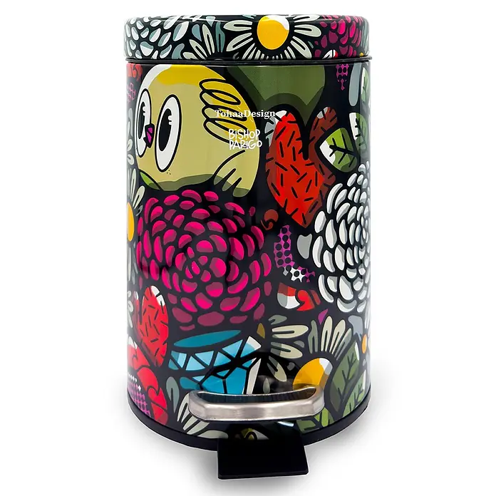 Tohaa Design Kosmetikeimer 3L BirdyFlowers - Bishop Parigo -  - Lebhafter, mehrfarbiger Treteimer mit abstraktem Blumen- und Cartoon-Eulenmuster, versehen mit dem Text 'TohaaDesign BISHOP PARIGO' und einem Fußpedal.