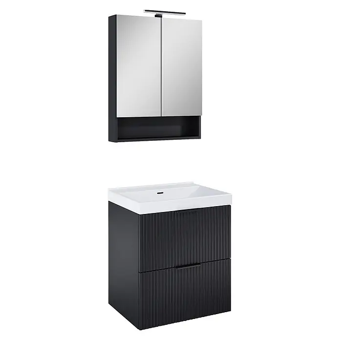 Riva Yasumi Badmöbel-Set - Gesamtbreite Badmöbel: 61 cm, Schwarz, 5 -tlg. - Dunkelgrauer Badezimmerschrank mit Spiegeltüren und Licht, gepaart mit einem passenden strukturierten Waschtischunterschrank und weißem Waschbecken.