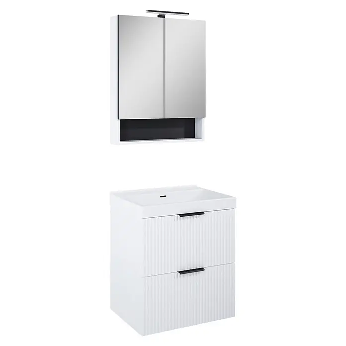 Riva Yasumi Badmöbel-Set - Gesamtbreite Badmöbel: 61 cm, Weiß, 5 -tlg. - Weißes Badmöbel-Set: Spiegelschrank mit Licht und offener Ablage, dazu geriffelter Waschtischunterschrank mit zwei Schubladen, integriertem Waschbecken und schwarzen Griffen.