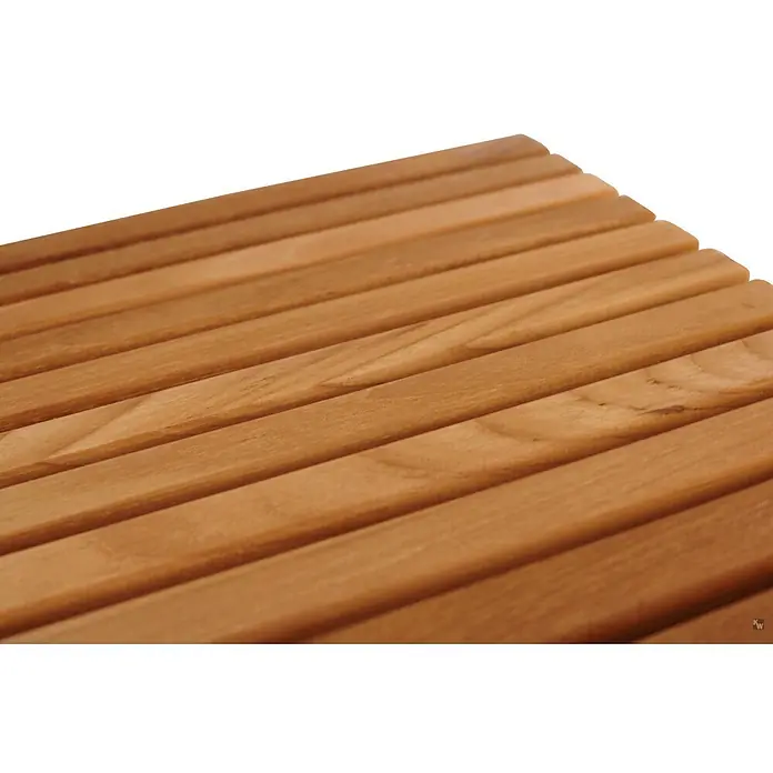 Bad Beistelltisch Holz Viola Teak massiv mit Gummifüßen -  - Nahaufnahme einer hellbraunen Holzlattenoberfläche mit sichtbarer Maserung und glatter Oberfläche.