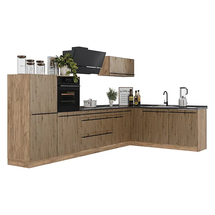 Eckküche R-Line 347 cm Artisan-Eiche Art.-Nr. 67602 -  - Eckküche aus hellem Holz mit geriffelten und glatten Fronten, schwarzen Geräten und dunkler Arbeitsplatte, bietet viel Stauraum und Kochfläche.