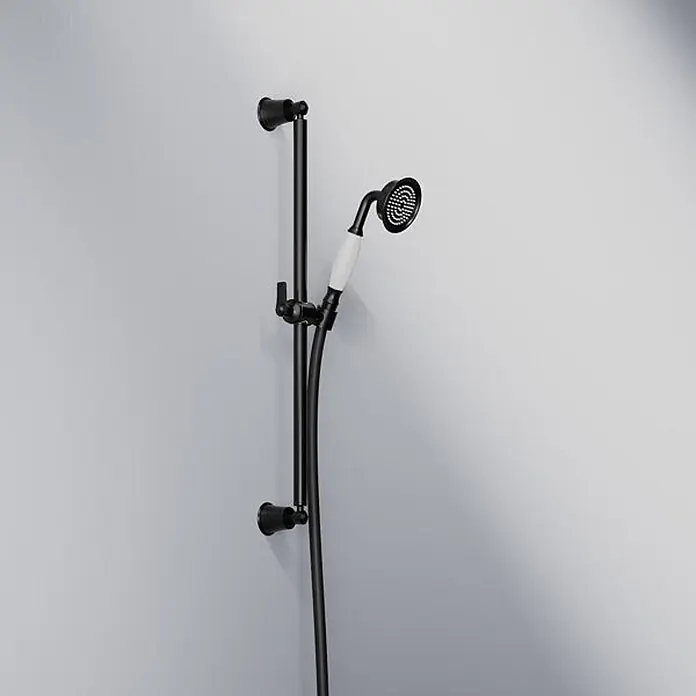 Steinberg Serie 350 Brausegarnitur, inklusive Handbrause, Brauseschlauch -  - Mattschwarze Duschstange mit einer Handbrause mit weißem Griff.