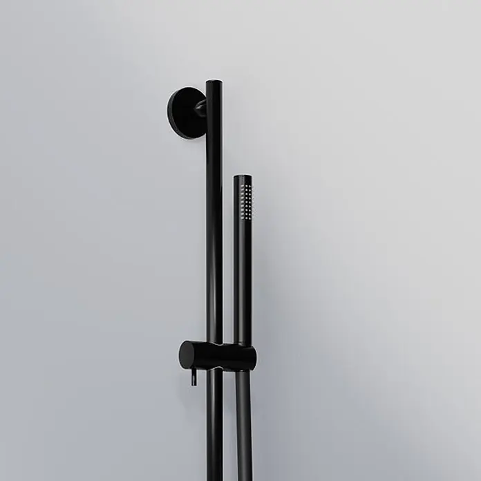 Steinberg Serie 340 Brausegarnitur, inklusive Stabhandbrause und -  - Schwarze Duschstange mit verstellbarem Halter und schlanker Handbrause.