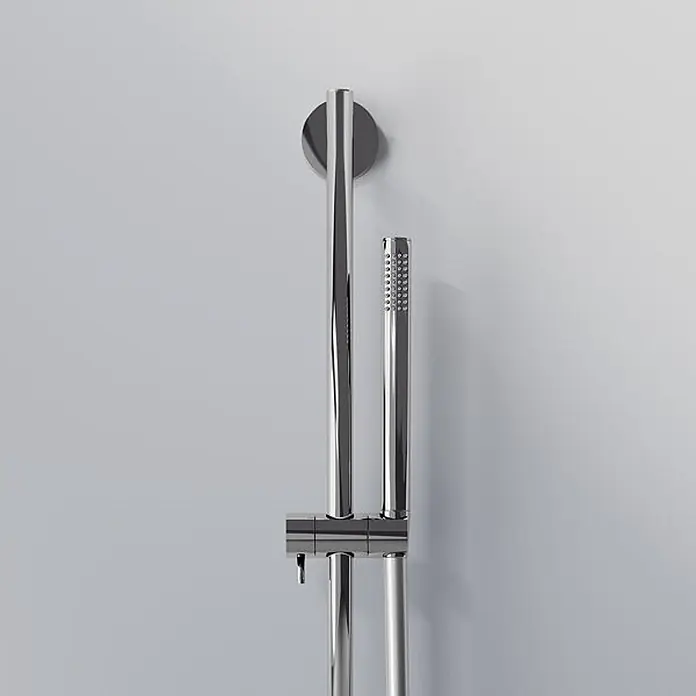 Steinberg Serie 340 Brausegarnitur, inklusive Stabhandbrause und -  - Polierte Chrom-Duschstange mit rechteckiger Handbrause.