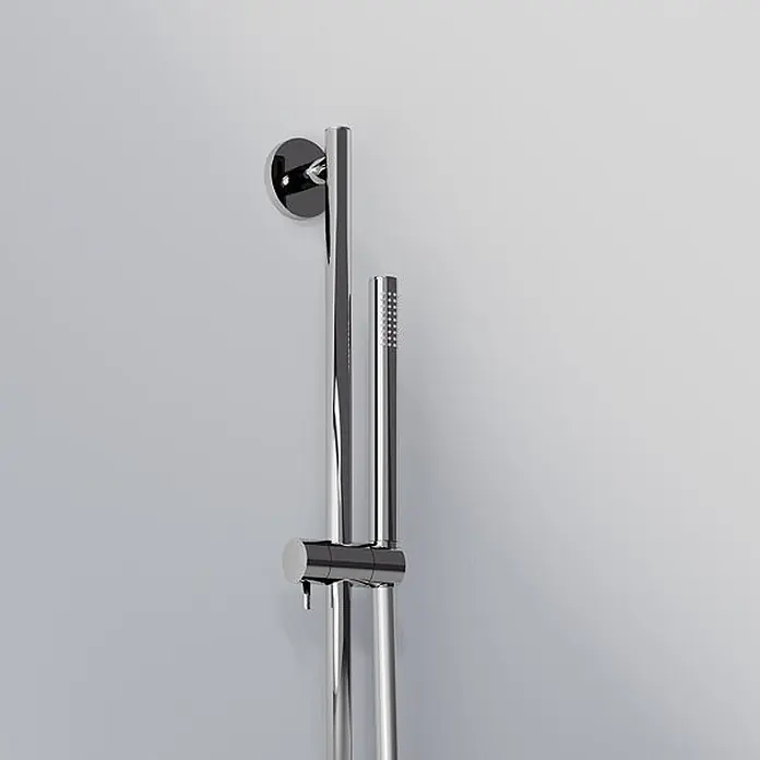 Steinberg Serie 340 Brausegarnitur, inklusive Stabhandbrause und -  - Verchromte Brausestange und Handbrause-Set, vertikal montiert mit verstellbarer Halterung.