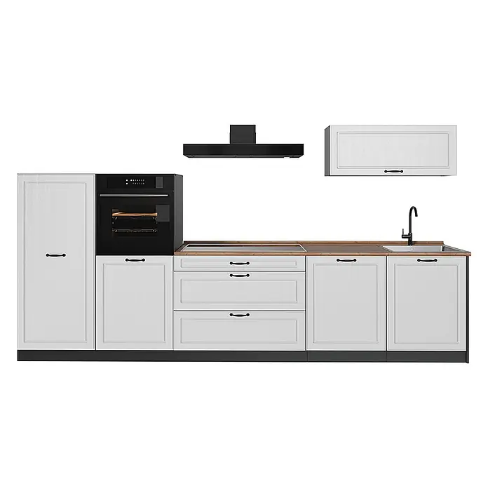 Küchenzeile R-Line 340 cm Weiß Landhaus Art.-Nr. 68011 -  - Modulküche mit weißen Schränken, Holzplatte, schwarzen Geräten (Ofen, Kochfeld, Dunstabzug) und Spüle.
