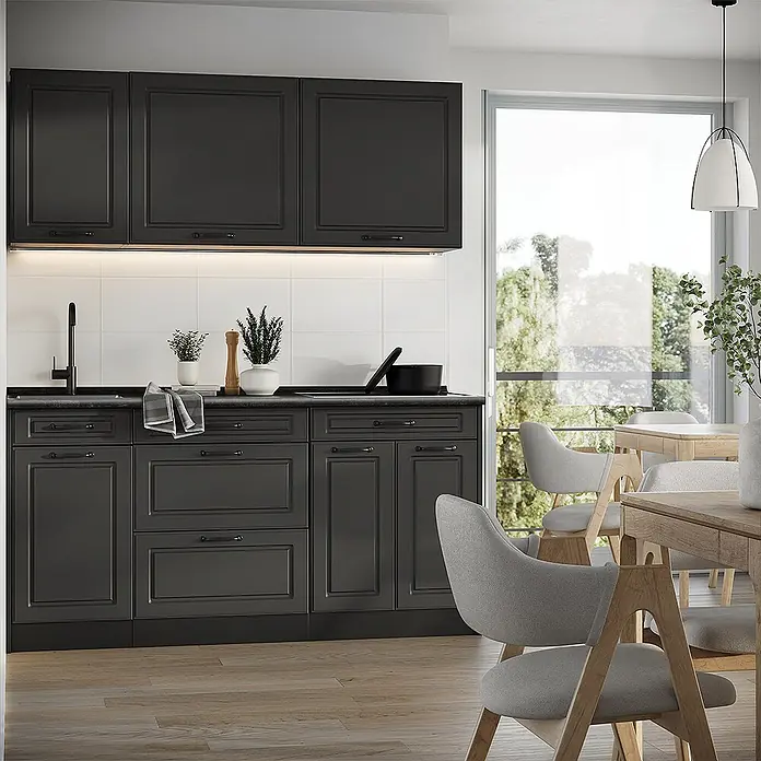 Singleküche R-Line 160 cm Anthrazit Landhaus Art.-Nr. 67683 -  - Anthrazitfarbene Küchenschränke mit eleganten Paneeldetails, präsentiert in einer modernen Küche und Essbereich.