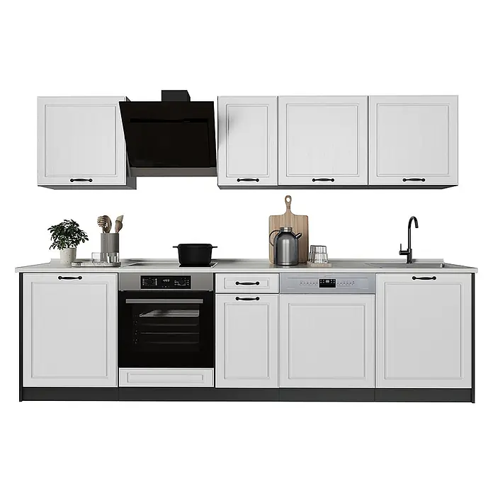 Küchenzeile R-Line 280 cm Weiß Landhaus Art.-Nr. 67905 -  - Weiße Modulküche mit Kassettenfrontschränken, dunklen Geräten (Ofen, Kochfeld, Geschirrspüler, Dunstabzug), Spüle und heller Arbeitsplatte.