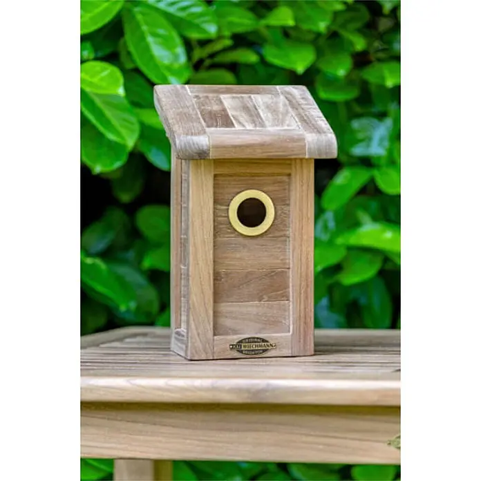 Teak Nistkasten für Gartenvögel als wetterfestes Vogelhaus Massivholz -  - Nistkasten aus Naturholz mit goldenem Eingangsring.