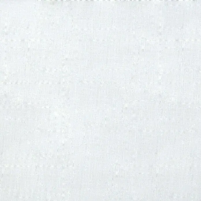 Expo Ambiente Flächenvorhang Uni - 60 x 300 cm, 100 % Polyester, Weiß - Nahaufnahme eines weißen, gesteppten Stoffquadrats mit subtiler Textur, ideal für vielseitige Handwerksprojekte.