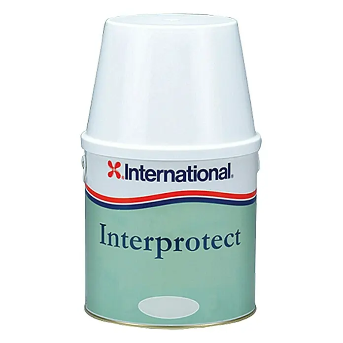 International Grundierung Interprotect - Weiß, 2,5 l, Matt - Dose Interprotect Bootsfarbe von International mit weißem Deckel und blau-roter Banderole.
