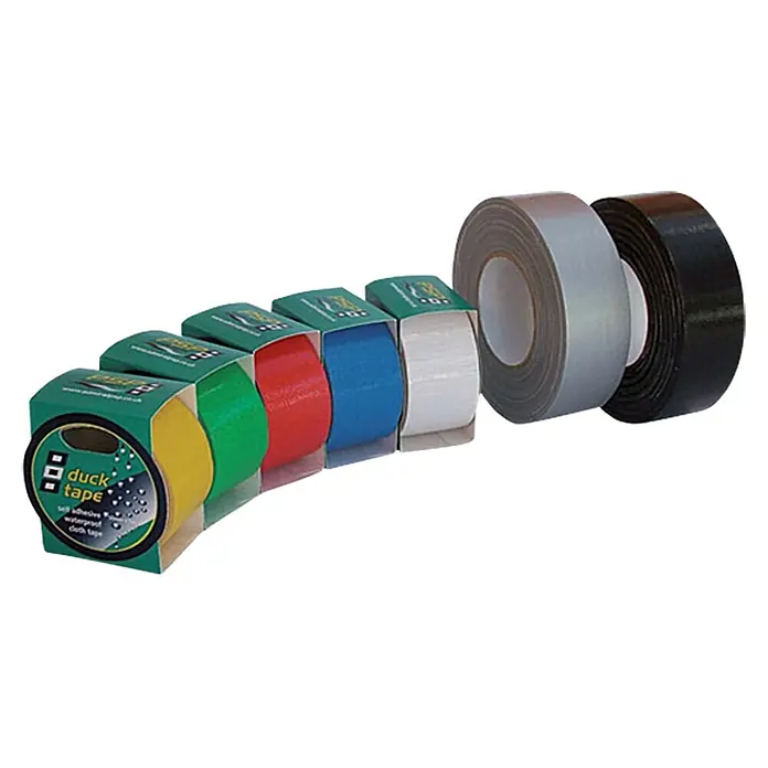 Duck Tape - Weiß, 5 m x 50 mm - Eine Packung Duck Tape mit verschiedenen Farben und zwei einzelnen Rollen Duck Tape in Grau und Schwarz.
