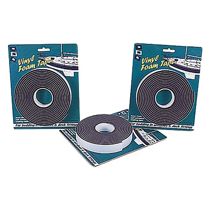 Schaumstoffband - 3 m x 19 mm - Drei Rollen Vinylschaumband, zwei davon in grünen Verpackungen mit Bootsgrafiken, für Fenster- und Deckbeschläge.