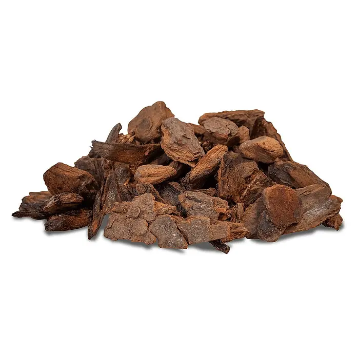 Rindenmulch Pinie Grob 25-40 mm 60l x 12 Sack 720l 12er Palette -  - Haufen dunkelbrauner Holzrinde, oft als Mulch oder Pflanzsubstrat verwendet.