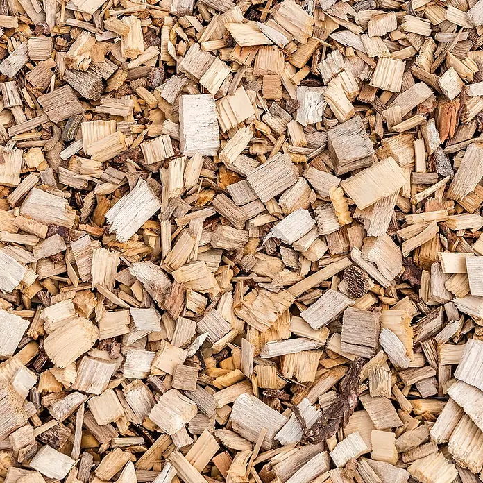 Hackschnitzel Holzdekor Natur 5-60 mm 60l x 12 Sack 720l 12er Palette -  - Natürliche Holzhackschnitzel in verschiedenen hellen und dunklen Brauntönen, geeignet für Mulch, Landschaftsbau oder Biomasse.