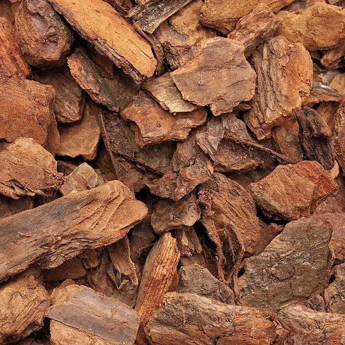 Rindenmulch Pinie Deko 40-60 mm 60l x 39 Sack 2340l Palette -  - Braune, texturierte Holzrindenstücke, geeignet als Gartenmulch.